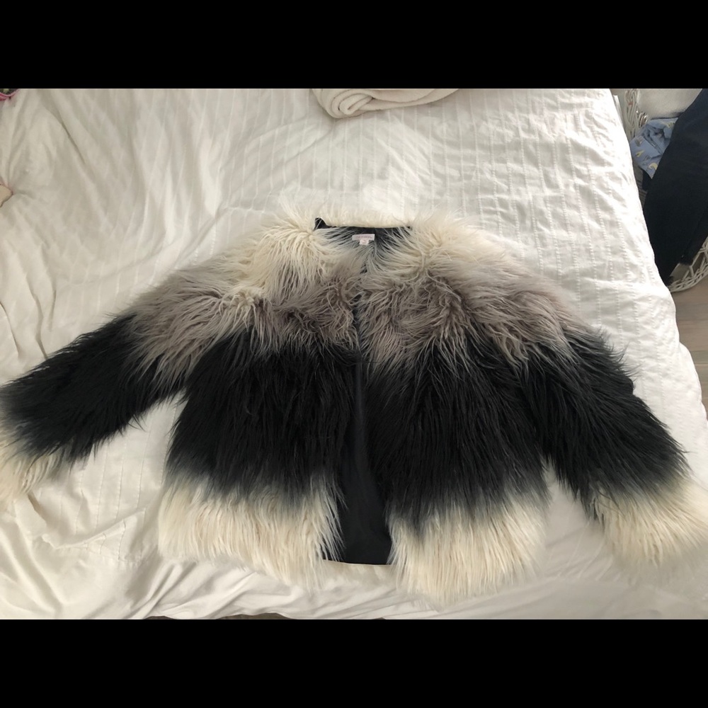 Faux fur jacket / coat